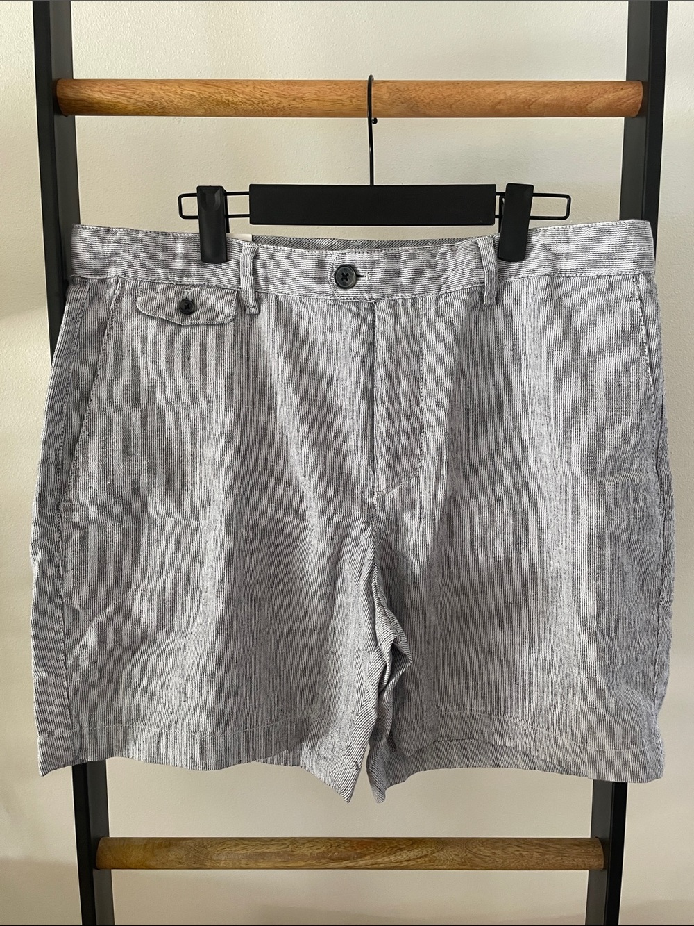 NWT-Banana Republic Linen blend grey shorts Size 33 Inseam 7”